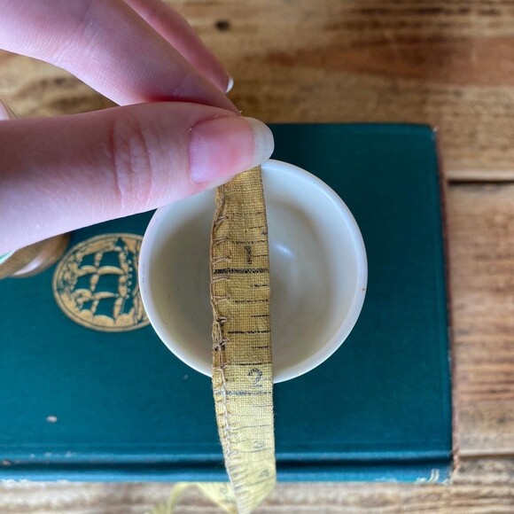 1960's Nevco Japanese Egg Cups with Walnut Wooden Base And Floral Pattern - Picture 2 of 5